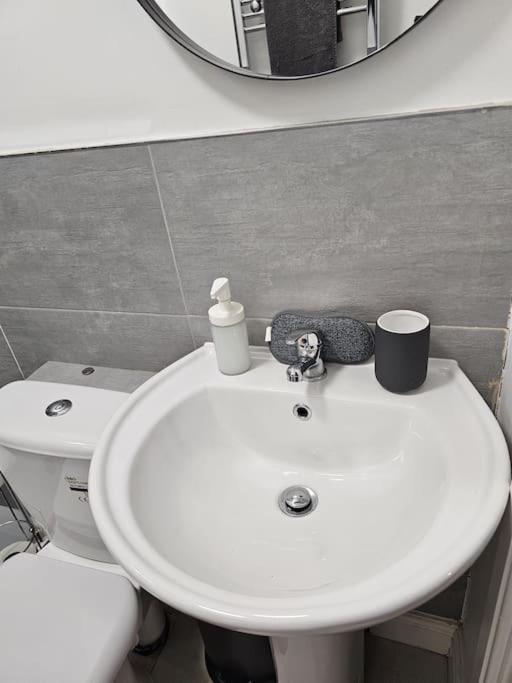 Super Value Bath Street Flat Apartamento Ilkeston Exterior foto